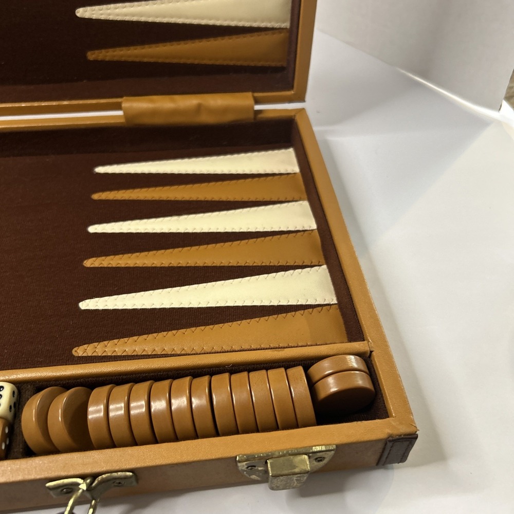 BACKGAMMON VTG GAME W/TAN LEATHER CASE - - Picture 8 of 11